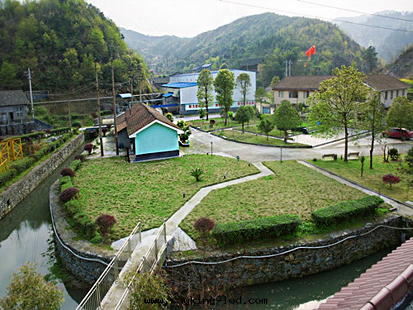 基地(dì)草(cǎo)坪